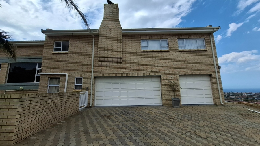 4 Bedroom Property for Sale in Menkenkop Western Cape